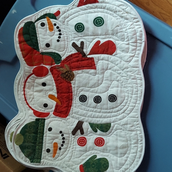 4 piece snowman placemats NO LONGER AVAILABLE - Picture 2 of 4